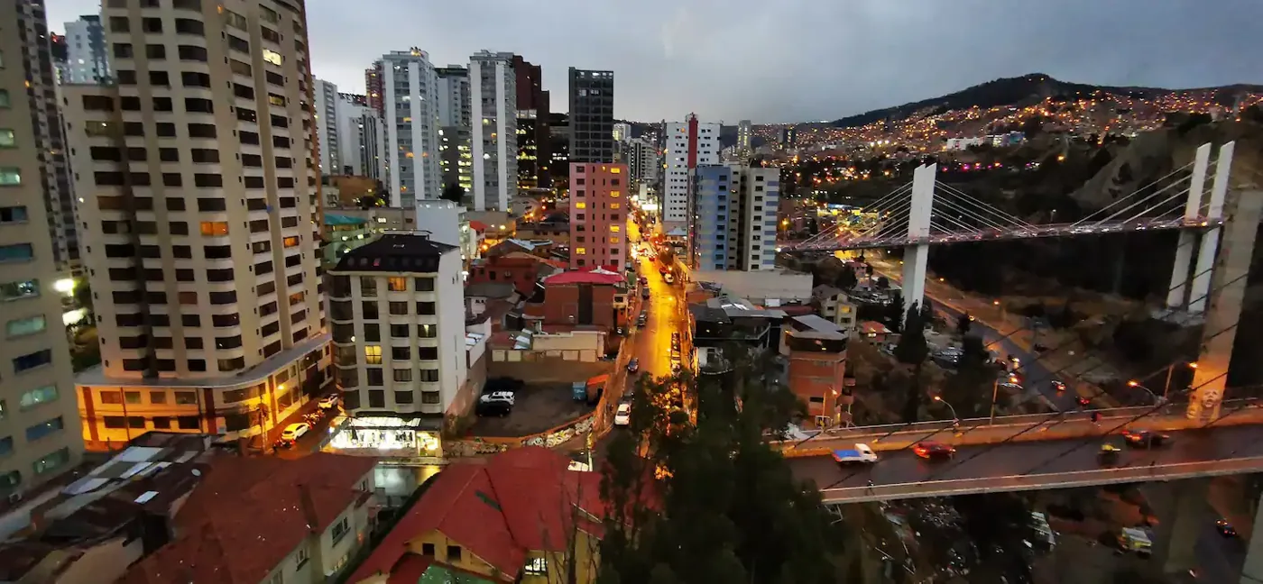 La Paz de noche desde el apartamento